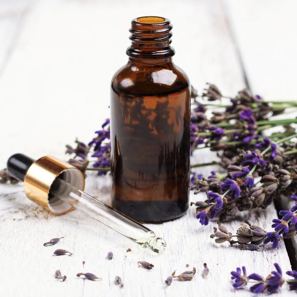 5 Smart Ways to Use Essential Oils in the Kitchen