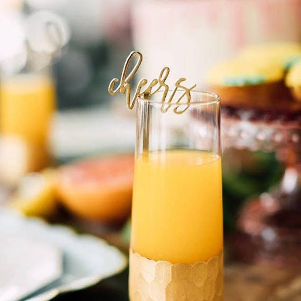 Must Have Holiday Travel Essentials for Women - Sunday Mimosas