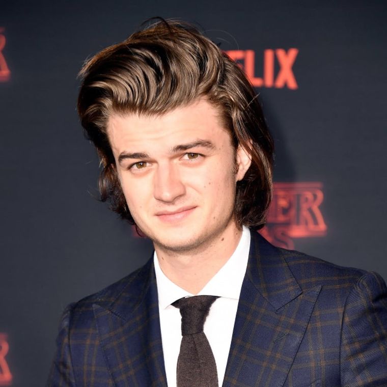 Stranger Things fans left 'gasping' at Steve actor Joe Keery's twisted  transformation for new Netflix horror Spree