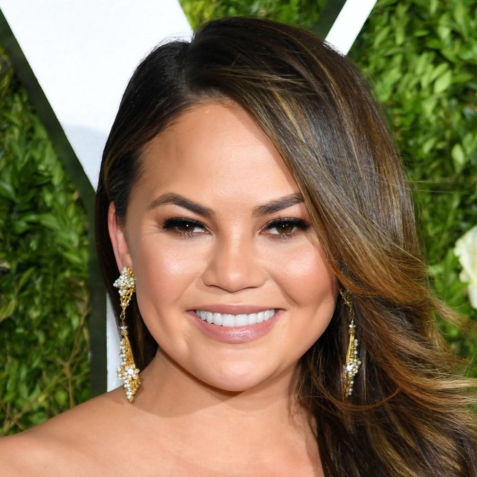 Chrissy Teigen Had a Hilarious Response to Accidentally Exposing Her Nipple  on Snapchat - Brit + Co