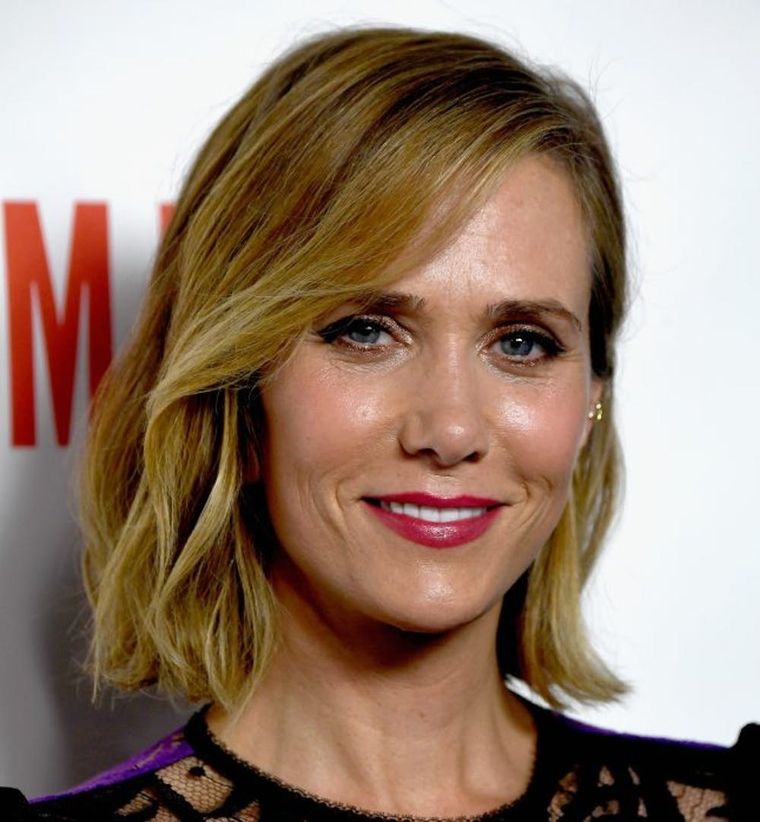 Kristen Wiig Is Doing the Impossible and Pulling Off a Bowl Cut - Brit + Co