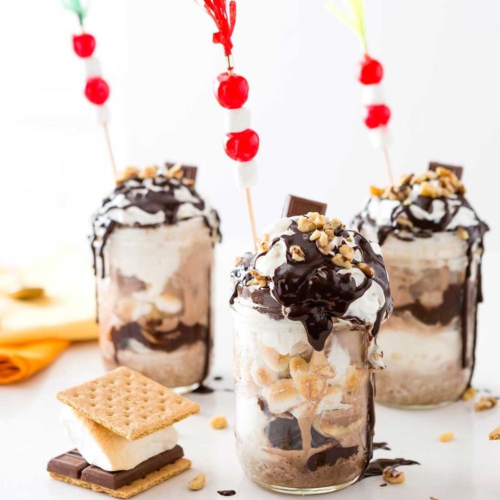 How To Make Smores Banana Split Sundaes Brit Co 