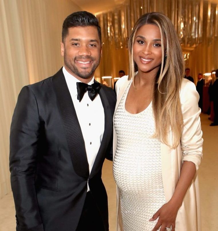 Russell Wilson shares sweet family photo with wife Ciara, their kids - ABC  News