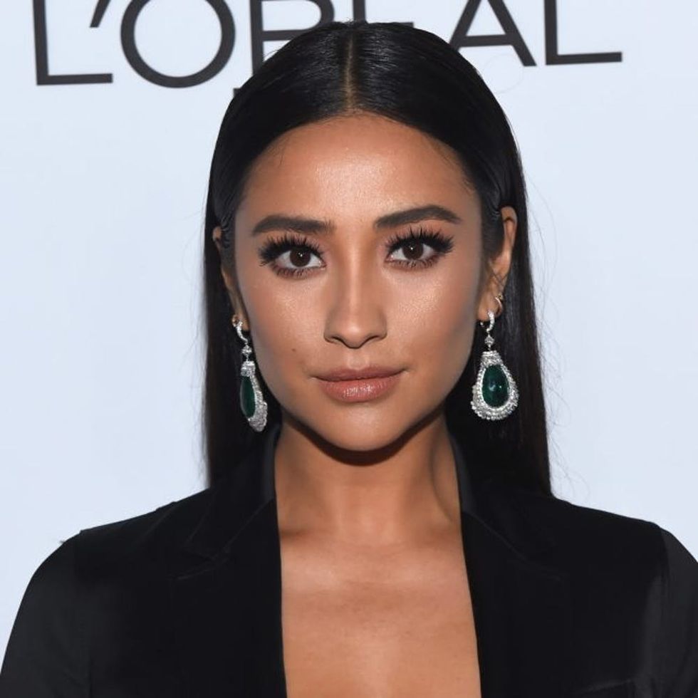 Shay Mitchell’s Unicorn Makeover Has Us Feeling Coachella Vibes - Brit + Co