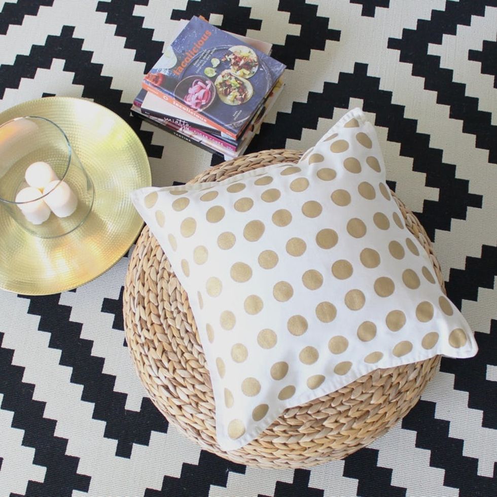 DIY ANTHROPOLOGIE THROW PILLOWS on a BUDGET! (No Sew!) 