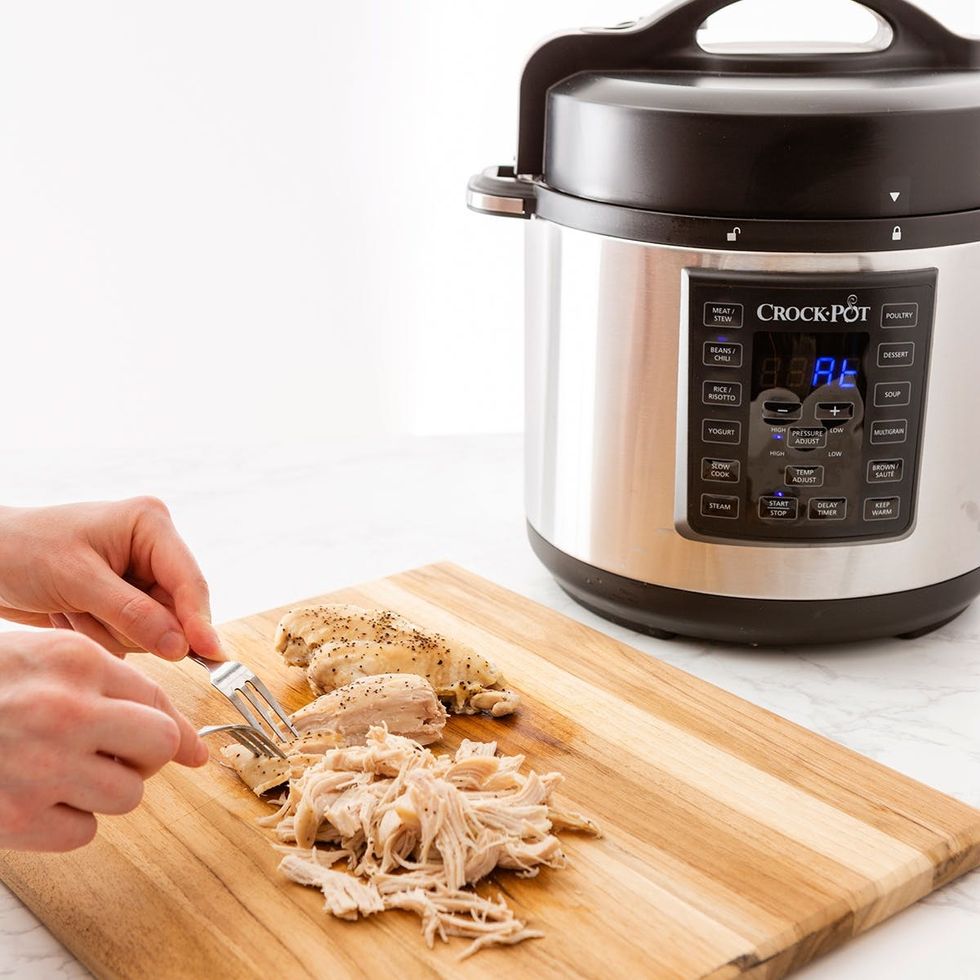 Crockpot Malta - Get beautiful shredded chicken in just 10 minutes with the  Crock-Pot Express Multicooker. This pressure cooker AND slow cooker can  solve all your kitchen needs. Find the (two-step) recipe