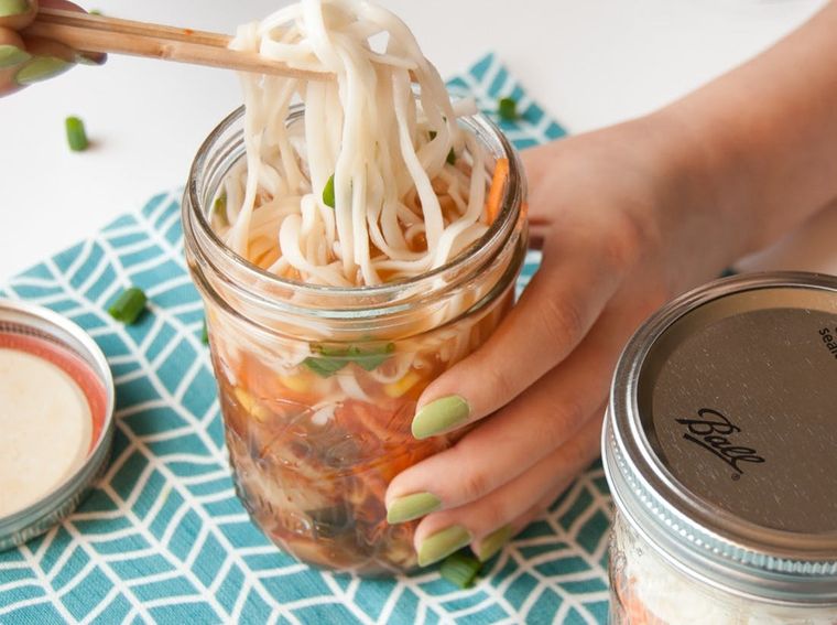 This Mason Jar Chicken Ramen Recipe Is a Serious Upgrade From Dorm-Room  Noodles - Brit + Co