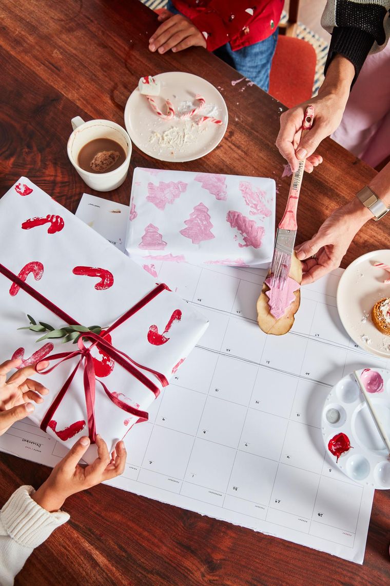 16 Holiday Gift Toppers You Can DIY - Brit + Co