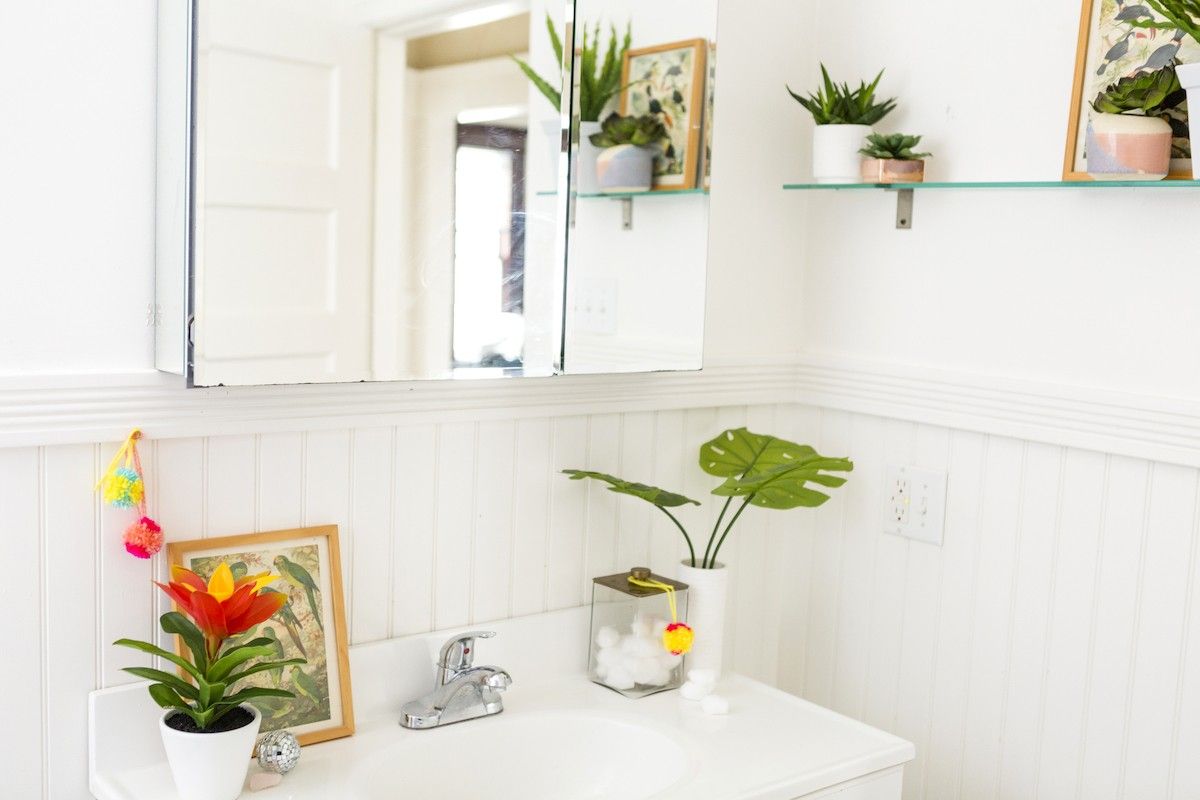 how to clean a bathroom from top to bottom