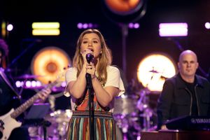 Kellyoke Performances by Kelly Clarkson