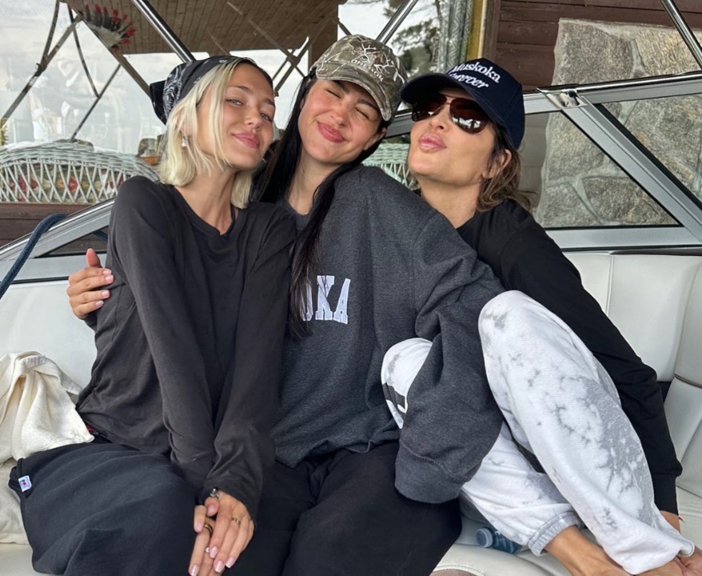 lisa rinna and daughters delilah hamlin and amelia hamlin