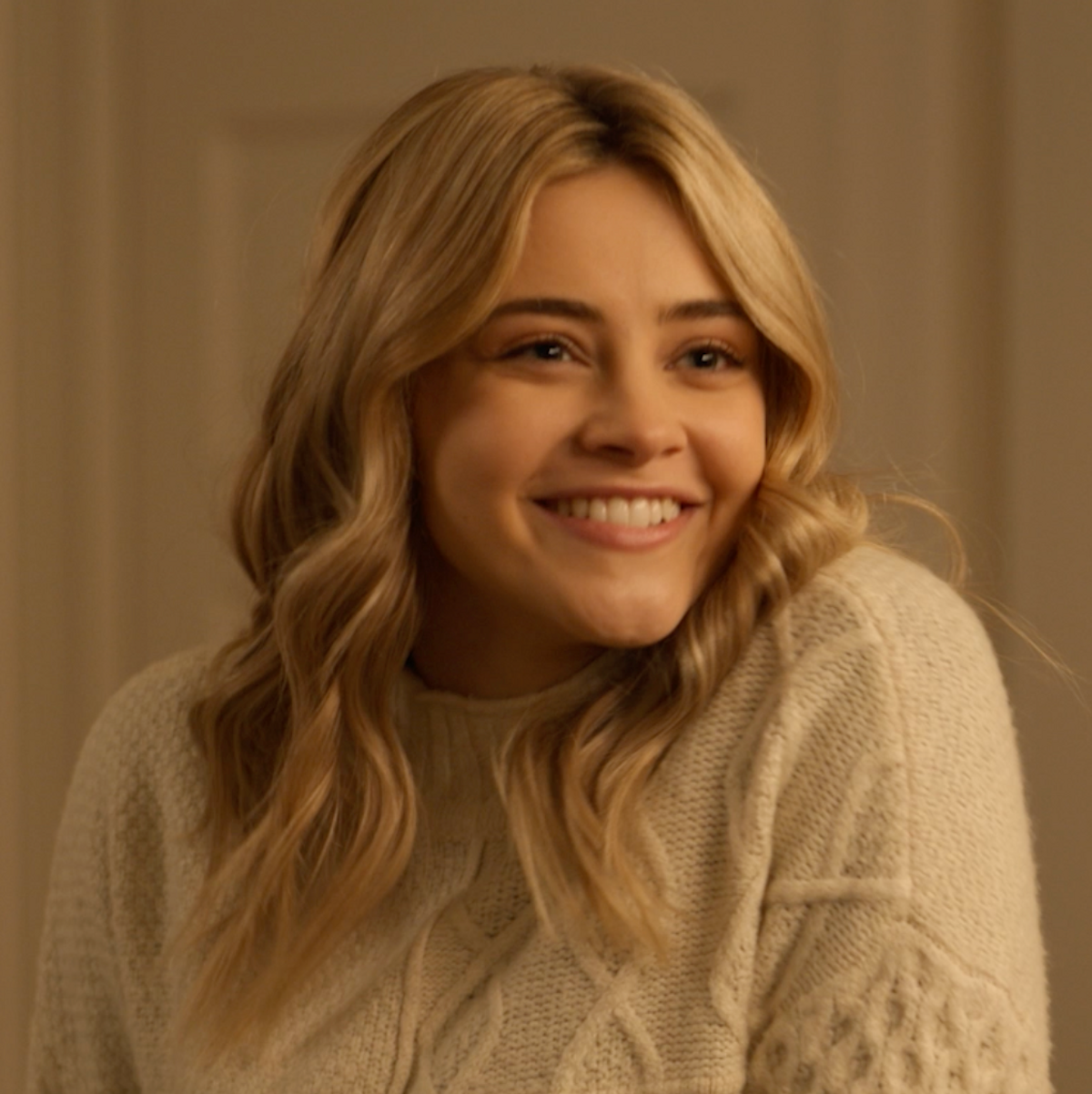 Josephine Langford And Archie Renaux In This "The Other Zoey" Exclusive Clip