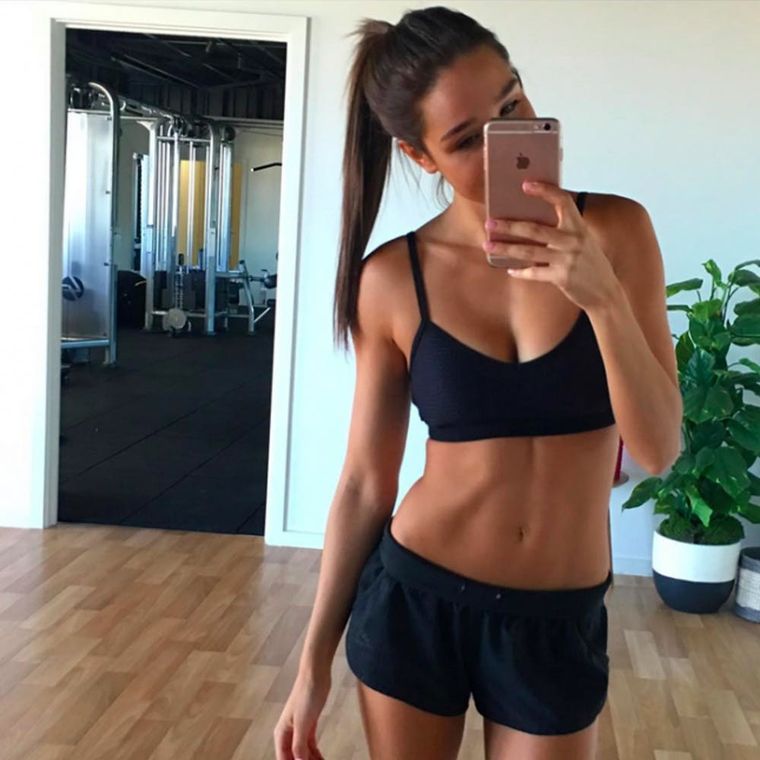 Kayla Itsines' New App Is Basically a Gym on Your Phone - Brit + Co