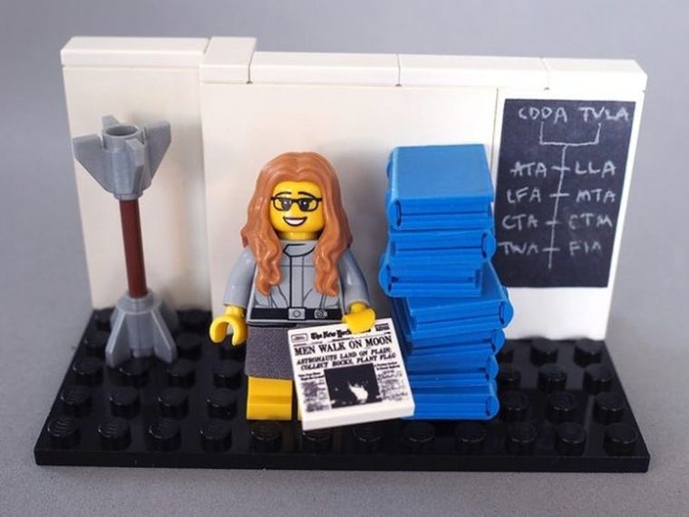 Pink girls e blue boys': LEGO crea scienziate donna in risposta alla  letterina di una bambina di 7 anni