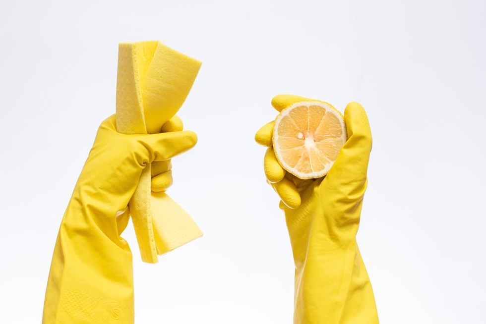 lemon for cleaning