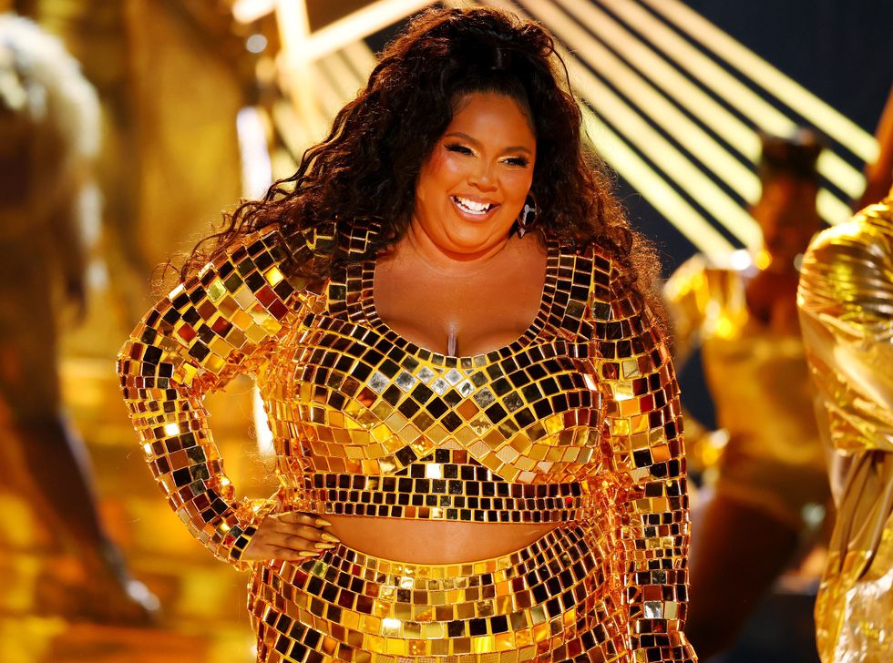 Lizzo Claps Back To Body Shaming Hate - Brit + Co