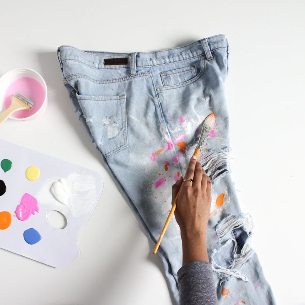 Make a Statement With These Trendy DIY Paint Splattered Boyfriend Jeans ...