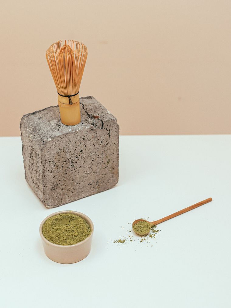 https://www.brit.co/media-library/matcha-powder-and-whisk-on-table-how-to-make-matcha-lattes.jpg?id=33041573&width=760&height=1012&quality=90&coordinates=0%2C109%2C362%2C882