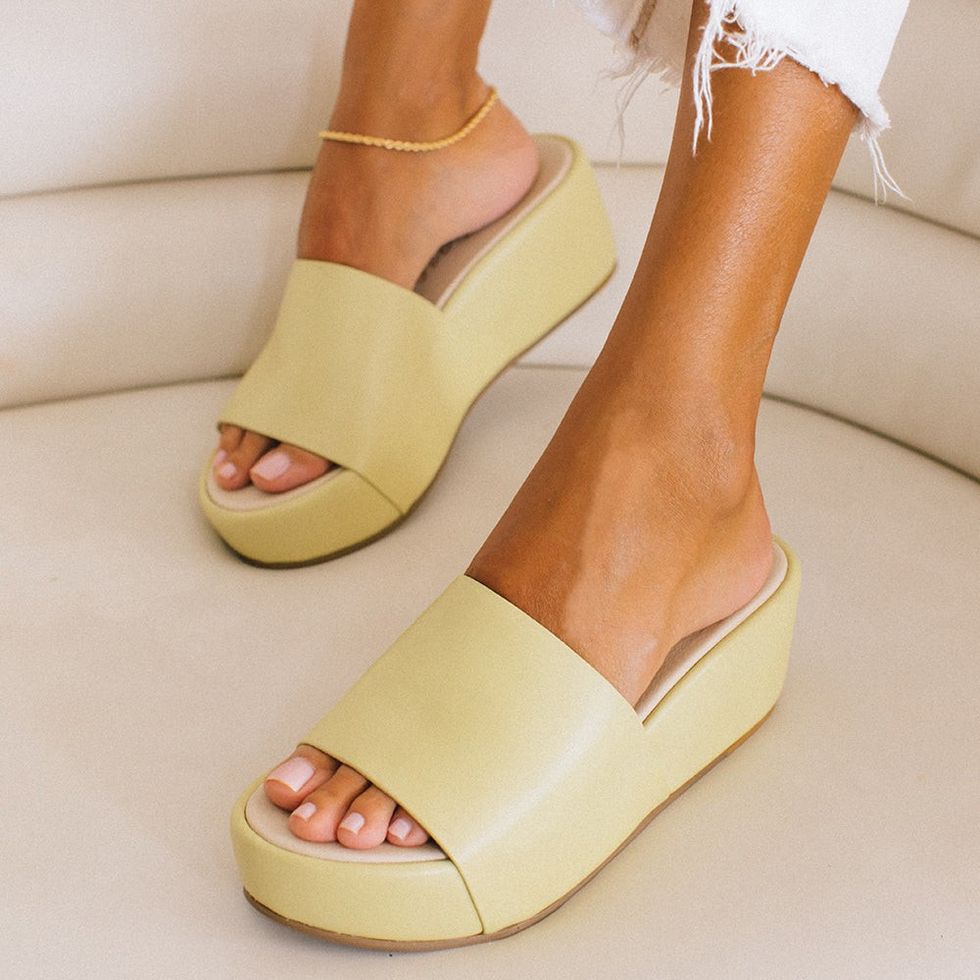 Matisse Footwear Frida Platform Wedge In Limoncello