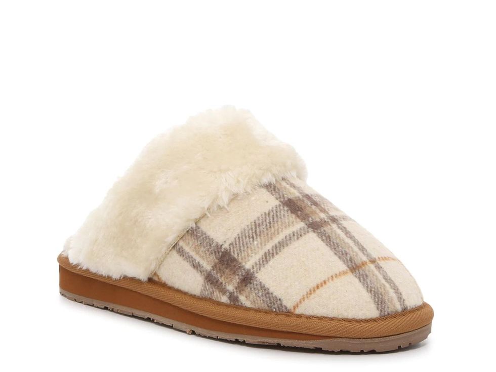 Minnetonka Shar Scuff Slipper