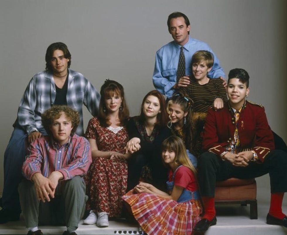 The ’90s TV Series You Need to Watch, According to Your Zodiac Sign ...