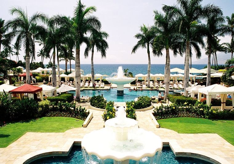 A Glam Oceanfront Wedding At The Four Seasons in Maui, Hawaii