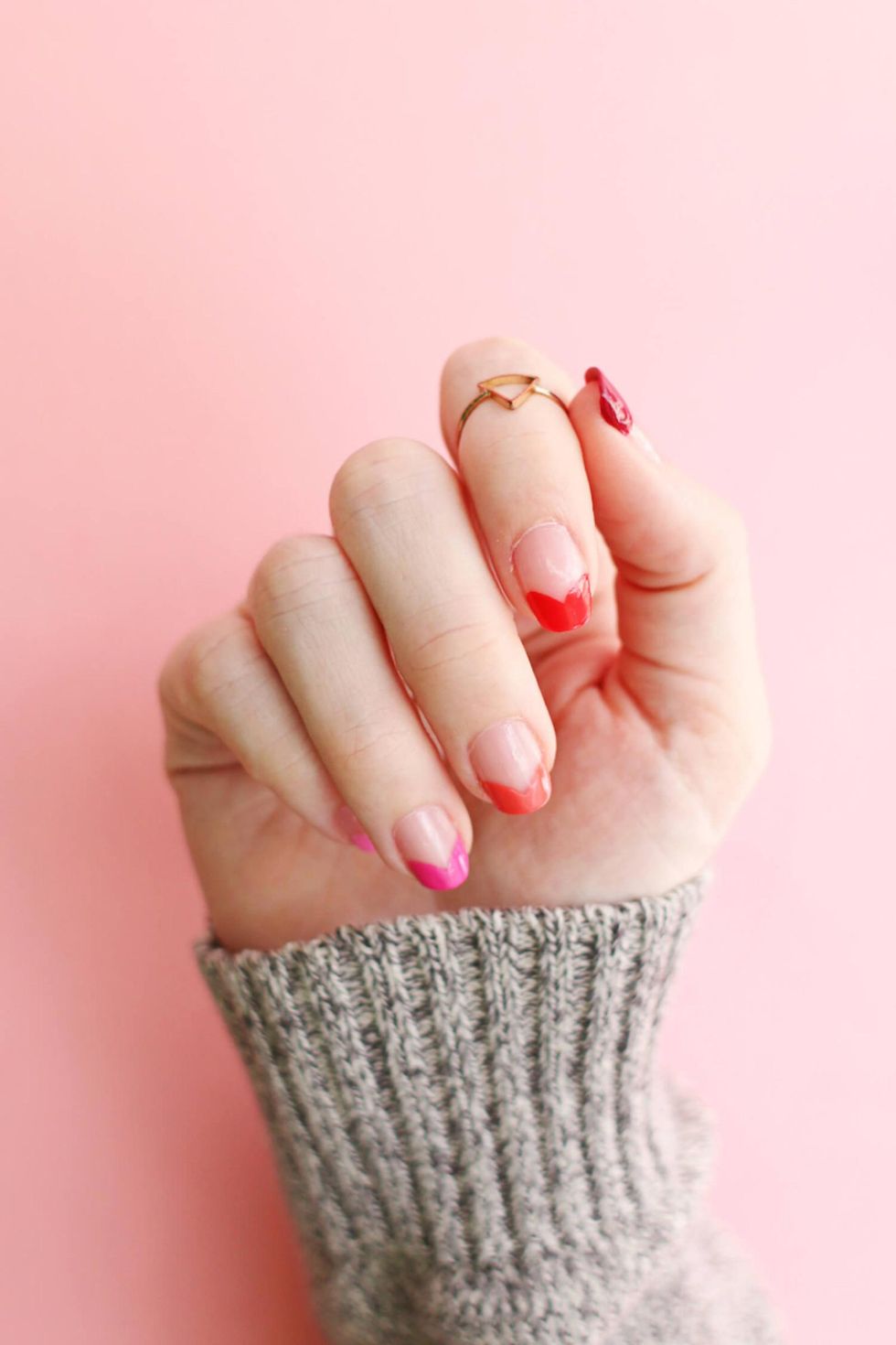 ombre heart manicure