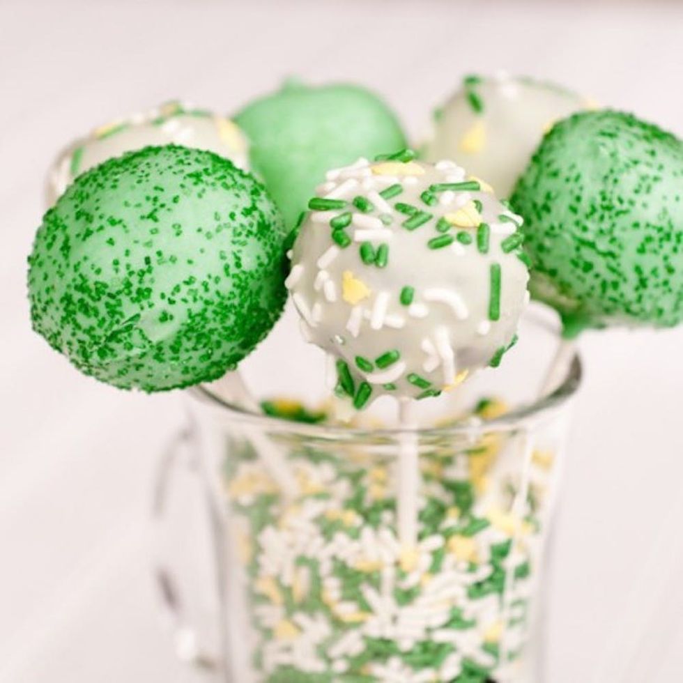 Oreo-Cake-Pops-2-525x525