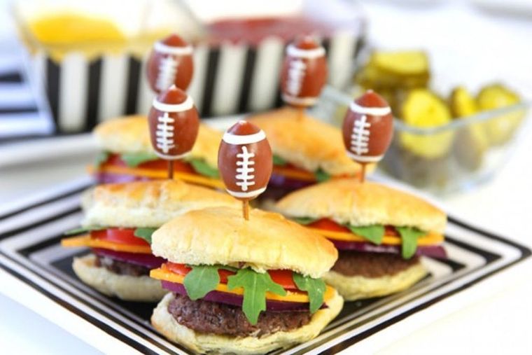 SportsClick: What's your go-to for tailgate food?