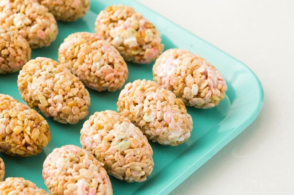 How to Make Easy, Last Minute Peeps Rice Krispies Eggs - Brit + Co