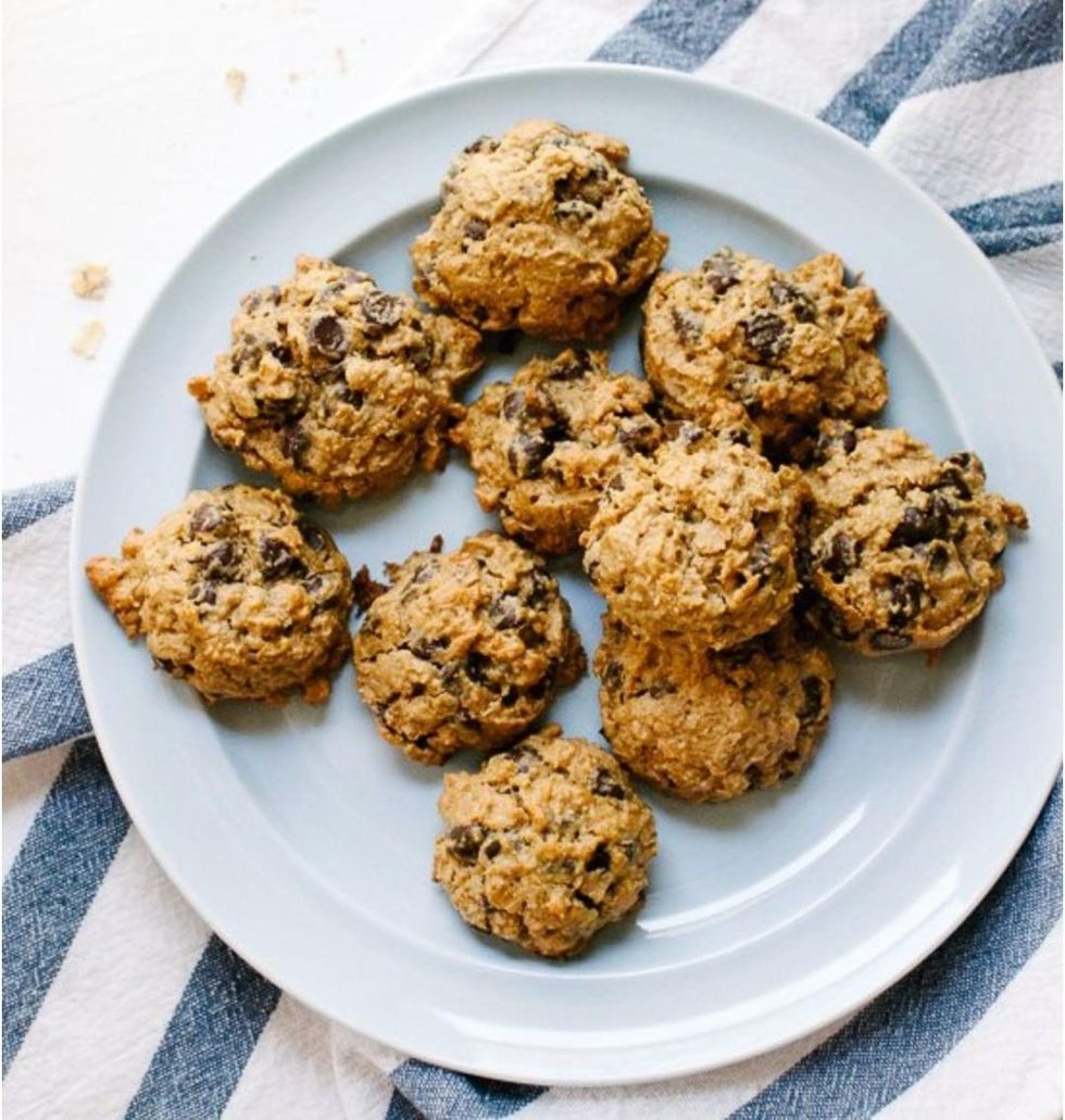 How to Make Oat Flour Chocolate Chip Cookies - Bites of Wellness