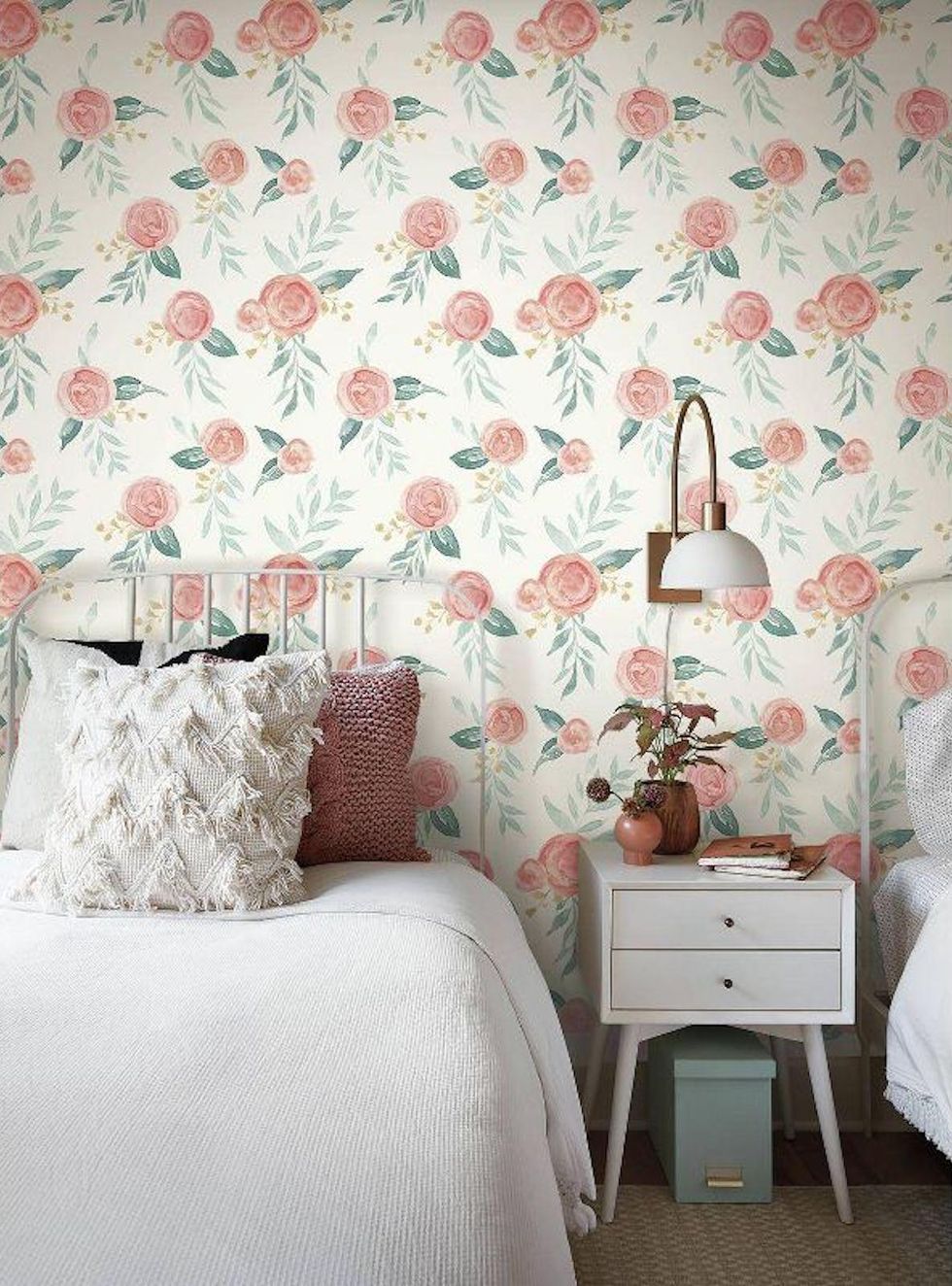 RoomMates Watercolor Roses floral wallpaper