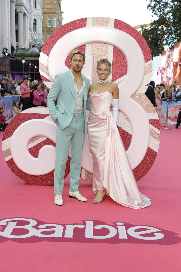 Margot Robbie and Ryan Gosling bring Barbie and Ken to life on the red  carpet