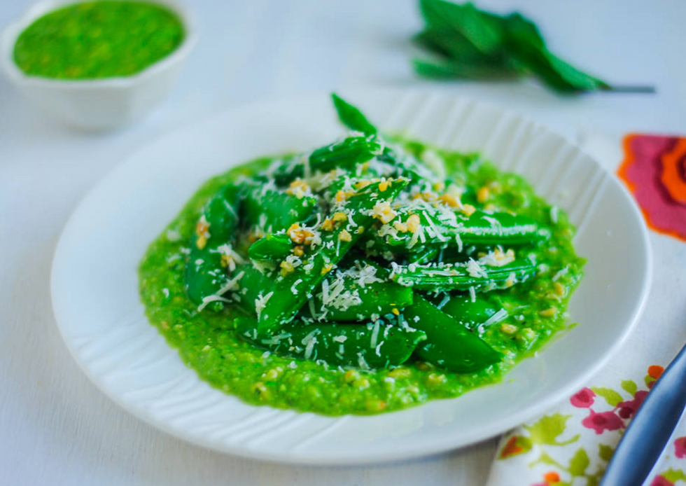 snap peas in pesto