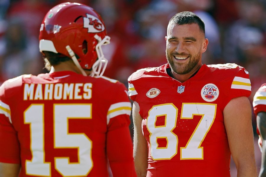 travis kelce with the kansas city chiefs