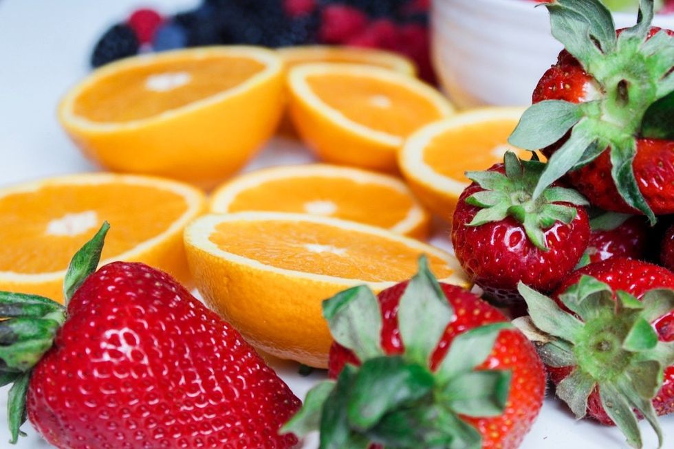 washing organic produce to get rid of bugs strawberries and oranges