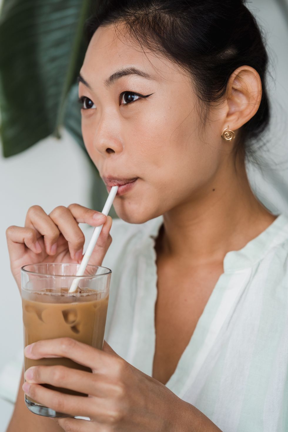 How To Make The Perfect Iced Coffee From Beans To Brew Brit Co 5599