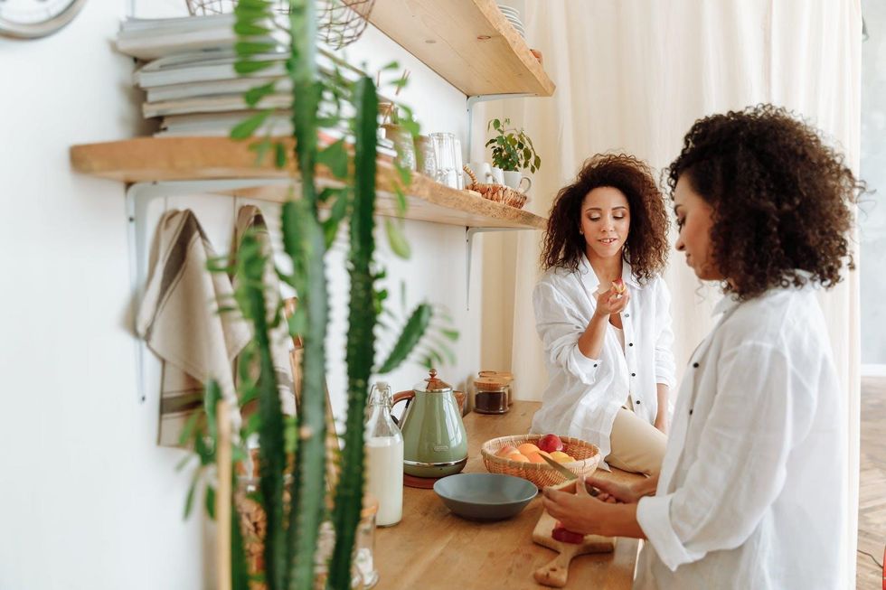 women around breakfast table